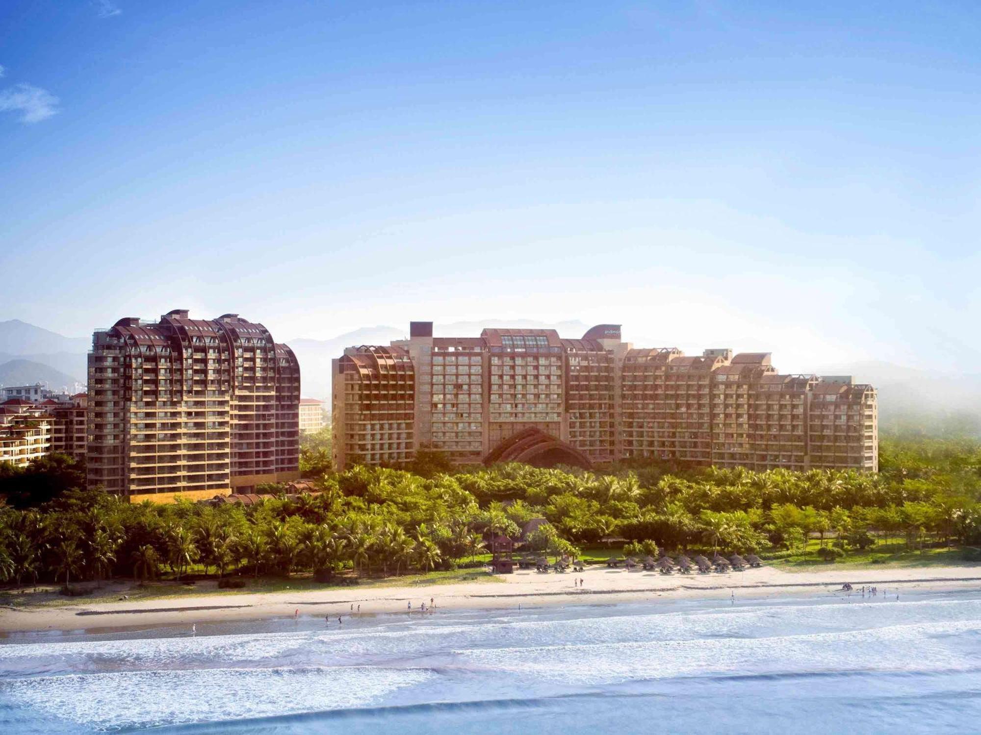 Pullman Oceanview Sanya Bay Resort & Spa Exterior photo